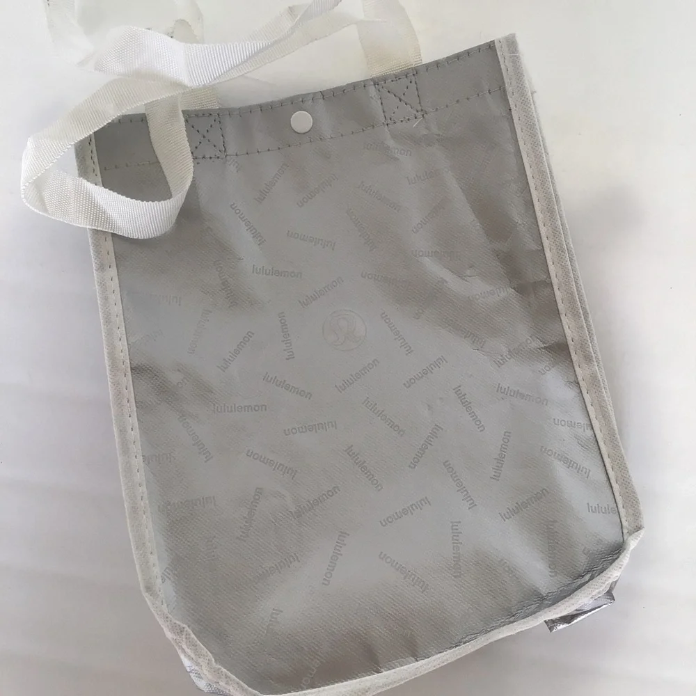 LULULEMON SILVER SMALL REUSABLE TOTE HOLIDAY 2022